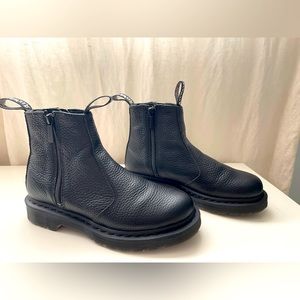 Dr. Martens 2976 Zipper Chelsea Boot